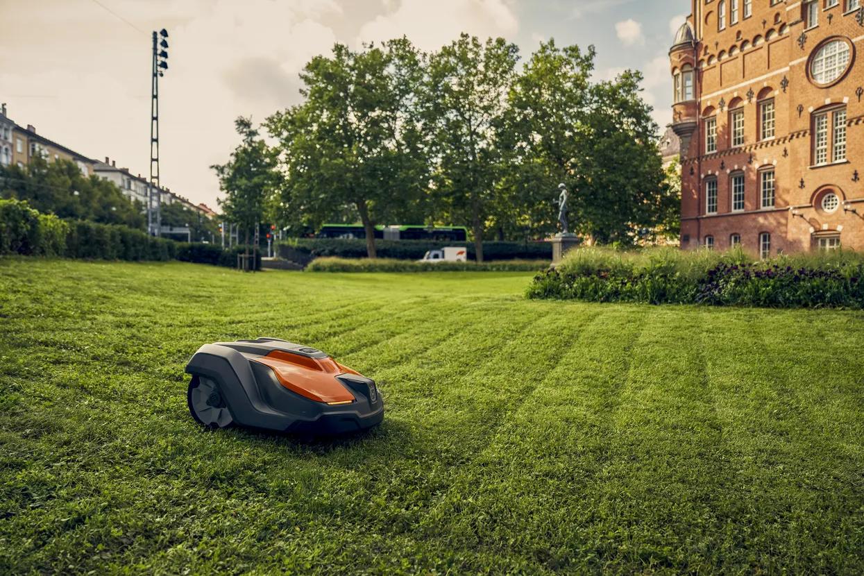 Husqvarna AUTOMOWER 550 | AllMachines