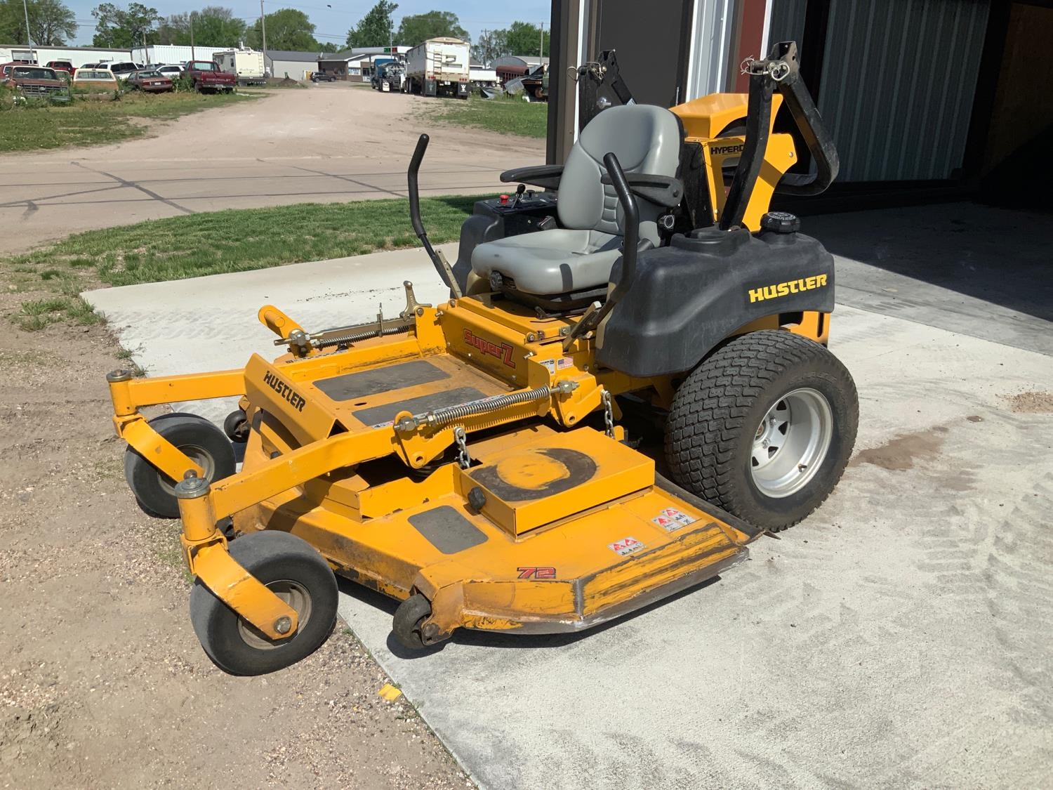 Hustler Super Z - 72-in Deck Mower | AllMachines