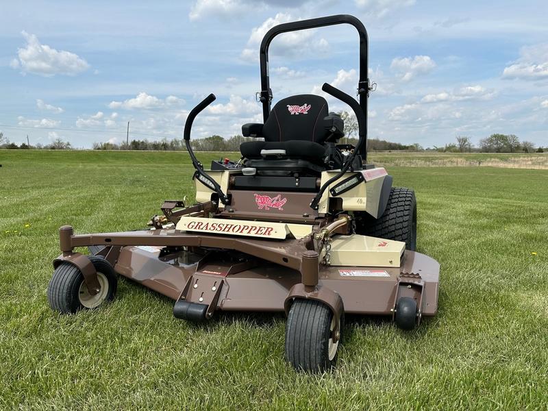 新品未使用　The GRASSHOPPER QSTEER Best Grasshopper Commercial Mowers 2025 - Specs, Prices and